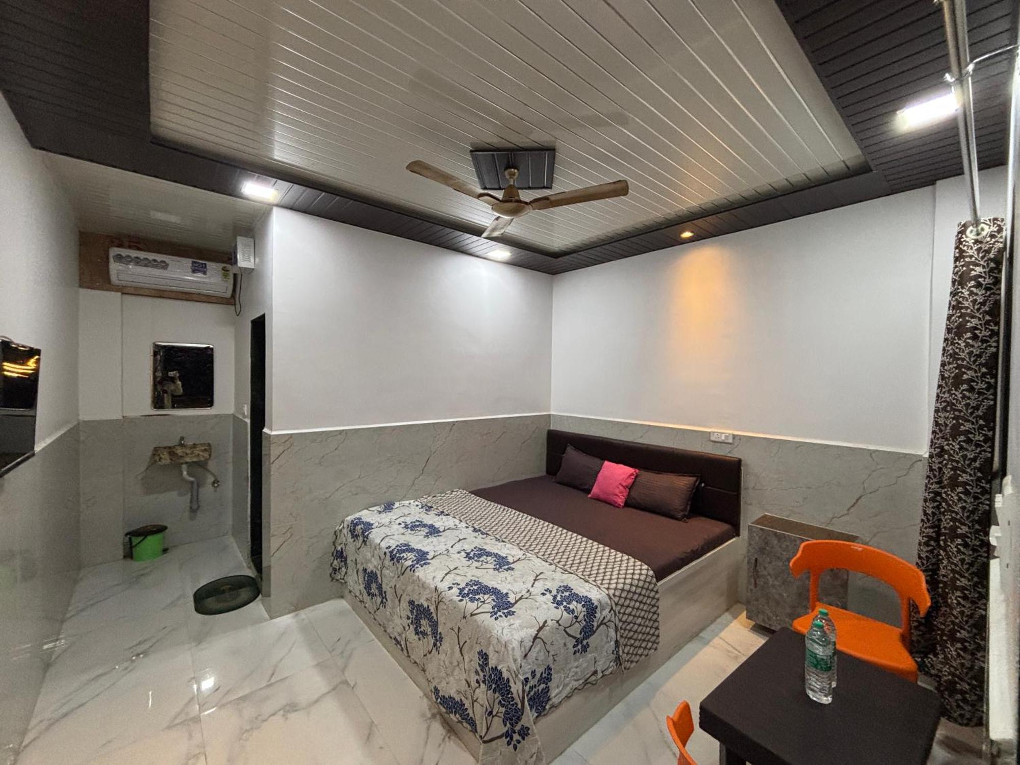 Sea Royal Rooms And Cafe Virār Dış mekan fotoğraf